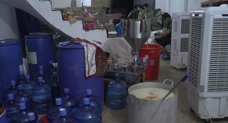 Mỹ phẩm giả  thương hiệu "xịn"  để kín căn nhà 3 tầng