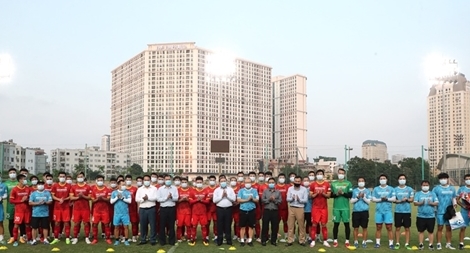 Chiến công của ĐT Việt Nam tiếp thêm sức mạnh cho cuộc chiến đẩy lùi COVID-19