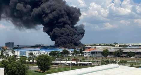 Cháy lớn tại Khu công nghiệp Long Bình, Đồng Nai