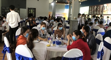 Bất chấp dịch bệnh, hơn 100 người vẫn tham gia sự kiện tại Bình Phước