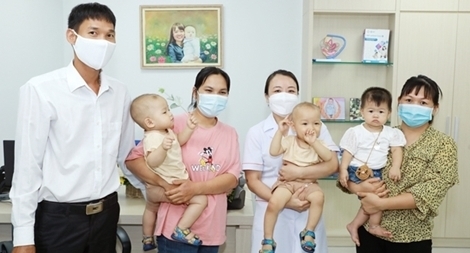 Món quà hạnh phúc cho những cặp vợ chồng nghèo hiếm muộn