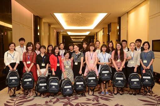 Australia trao học bổng cho 53 người Việt