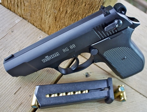 Ngành nông nghiệp không trang bị súng cho Phó phòng Nông nghiệp huyện Tri Tôn