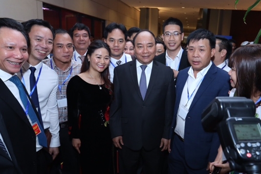 Thủ tướng Nguyễn Xuân Phúc: Năm nay là năm giảm phí cho doanh nghiệp