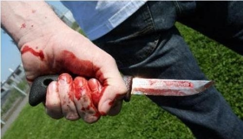 Tranh cãi việc mua bán thịt lợn, dùng dao đâm khách hàng thấu ngực 
