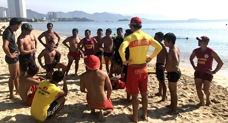 Australia giúp nâng cao kỹ năng cứu hộ biển ở Việt Nam