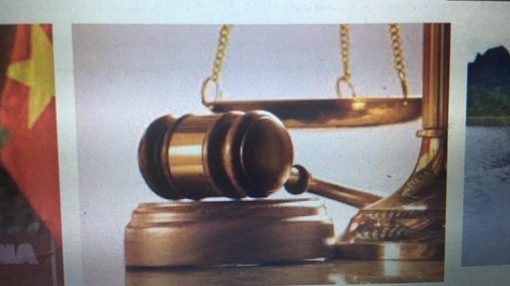 Va quệt xe, đâm chết một người, làm trọng thương một người