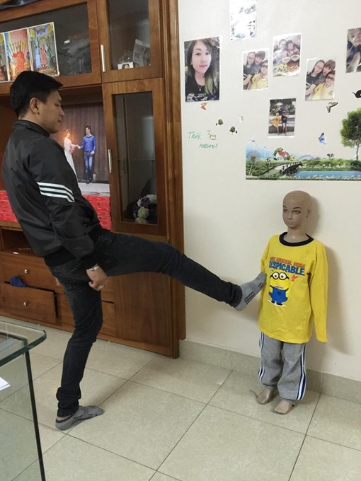 Bé trai 10 tuổi ở Hà Nội bị bố đẻ bạo hành dã man