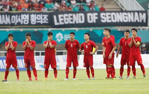 18.000 người Hàn Quốc muốn tước còi trọng tài bắt trận Việt Nam-UAE