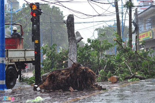 Bão số 9 suy yếu thành áp thấp nhiệt đới, nhiều nơi mưa to gió lớn, cảnh báo lũ