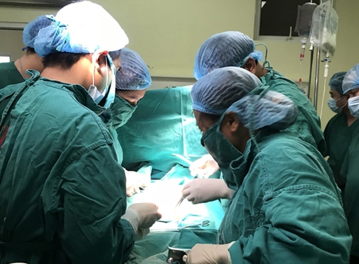 Mổ "bắt" con 31 tuần tuổi cho sản phụ ung thư vú giai đoạn cuối 	