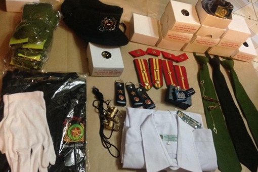 Mua trang phục Công an sử dụng cho "oai"