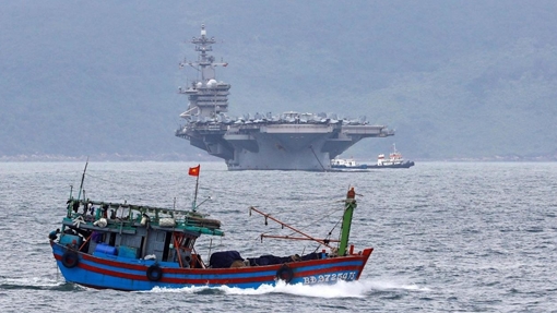 Thuỷ thủ trên tàu sân bay Mỹ thăm Việt Nam dương tính với COVID-19