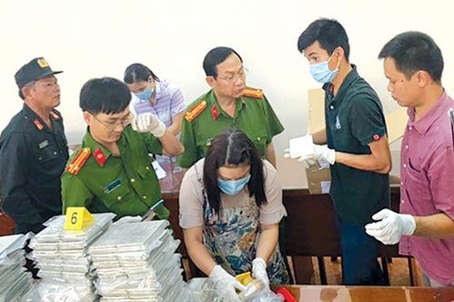 Đấu tranh hiệu quả với tội phạm và buôn lậu, gian lận thương mại