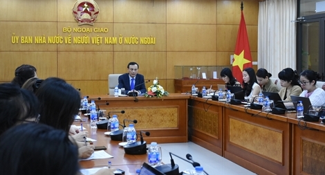 Người Việt Nam ở nước ngoài đóng góp ý kiến dựng xây đất nước