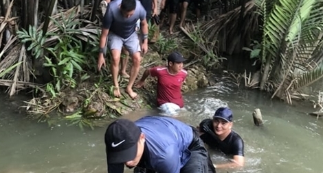 Lội suối, băng đầm lầy để triệt phá xới bạc 