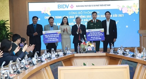 Tết Tân Sửu, BIDV dành 30 tỷ đồng tặng quà người nghèo