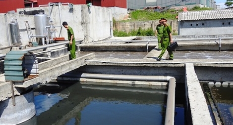 Kiểm tra việc xả thải của các doanh nghiệp, công ty trên địa bàn huyện Vĩnh Linh, Quảng Trị