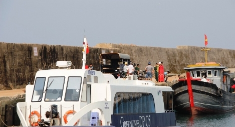 Tạm dừng khai thác tàu cao tốc ra đảo Cồn Cỏ 