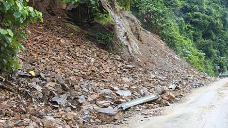 Liên tục xảy ra sạt lở núi ở Quảng Trị