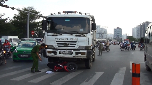 Bị xe ben tông, bà cụ 80 tuổi tử vong