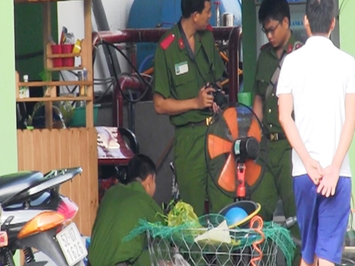 Phát hiện người đàn ông tử vong trong tiệm rửa xe