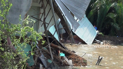 5 căn nhà cùng 42 người bị "Hà bá" hỏi thăm lúc nửa đêm