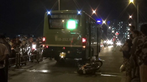 Va chạm với xe buýt, cô gái bị cán tử vong thương tâm