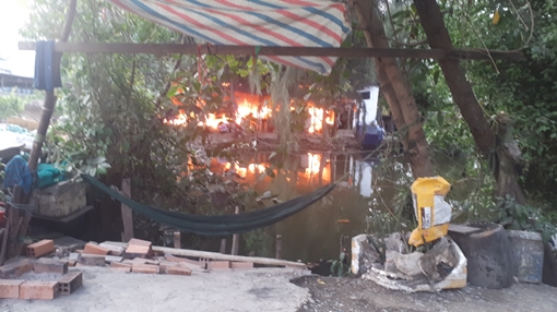 Cháy căn nhà cấp 4 của quán câu cá 