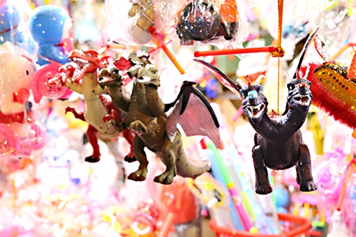 Đồ chơi Trung thu hiện đại lấn át hàng truyền thống