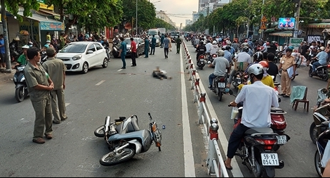 Nam thanh niên chạy xe máy tốc độ cao tự té tử vong
