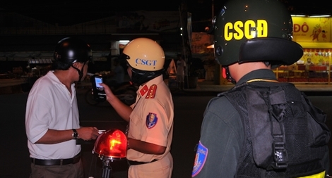 CSGT TP Hồ Chí Minh xử lý 100 trường hợp vi phạm nồng độ cồn mỗi ngày