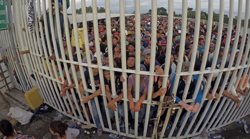 Hơn 7000 người đợi vượt biên vào Mỹ