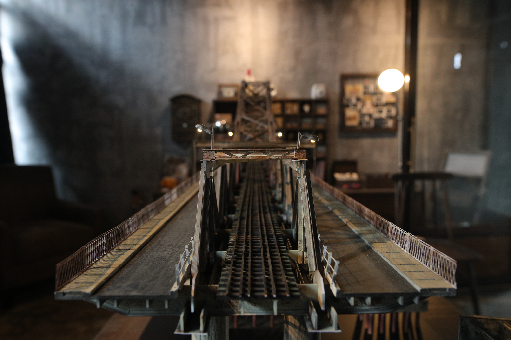 Mô hình cầu Long Biên tỉ mỉ từng chi tiết