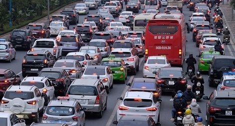 Đường phố Thủ đô ken đặc sau kỳ nghỉ Tết Dương lịch