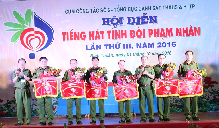 Hội diễn “Tiếng hát tình đời phạm nhân”