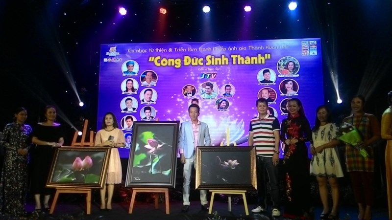 Triển lãm và bán đấu giá ảnh nghệ thuật “Công đức sinh thành’’