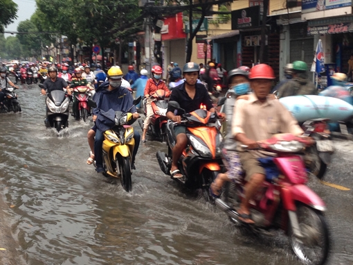 TP Hồ Chí Minh còn 22 tuyến đường bị ngập