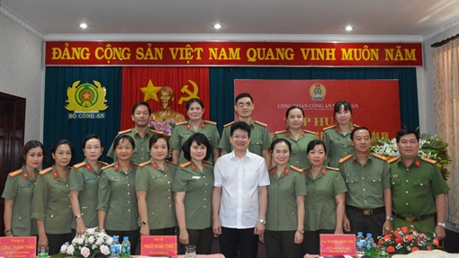 Nâng cao hiệu quả hoạt động của tổ chức Công đoàn trong CAND