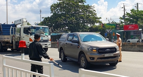 Nóng: 12 người chuẩn bị đưa đi cách ly thì bỏ trốn