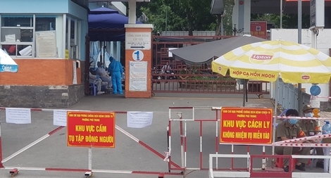 Một chiến sĩ Công an, một cán bộ BCH Quân sự cấp phường dương tính COVID-19