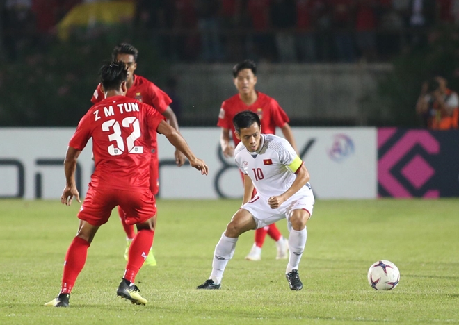 Hàng tiền vệ ĐTVN:  Phải thay đổi nếu muốn tiến xa 