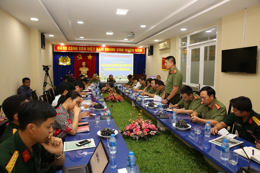 Nhà báo trong cuộc đấu tranh phòng chống “Tự diễn biến, tự chuyển hóa”