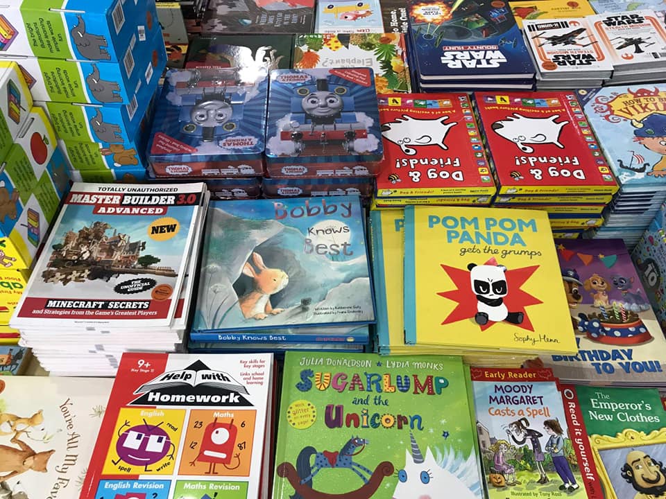 Nhiều đầu sách hay Hội sách ngoại văn TP Hồ Chí Minh