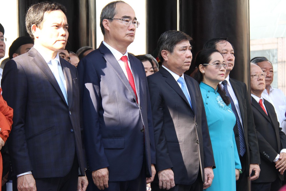 Lãnh đạo và người dân TP Hồ Chí Minh dâng hương Quốc Tổ Hùng Vương