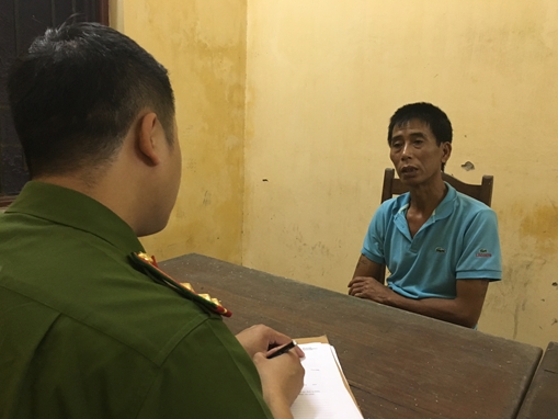 Nhặt được chìa khoá nhà hàng xóm, nửa năm sau sang trộm