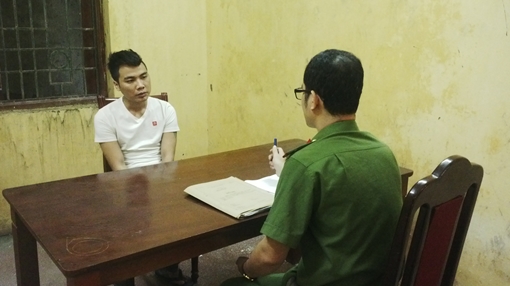 Tạm giữ hình sự thanh niên vượt đèn đỏ, rẽ phải không xi nhan, đâm vào CSGT