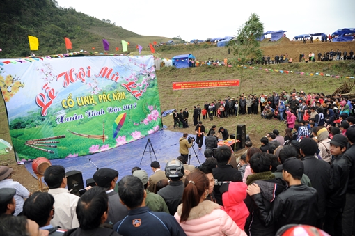 Độc đáo lễ hội Mù Là trên đỉnh đèo Lủng Phặc