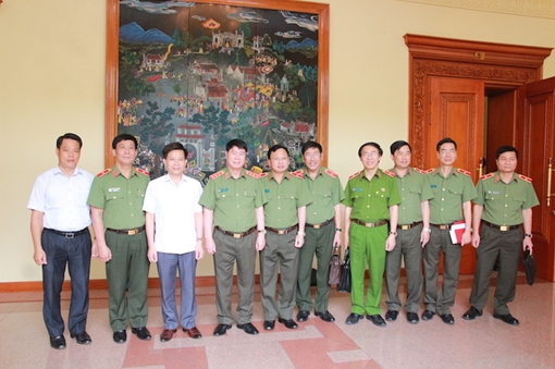 Đấu tranh phản bác hiệu quả những thông tin, quan điểm sai trái, thù địch