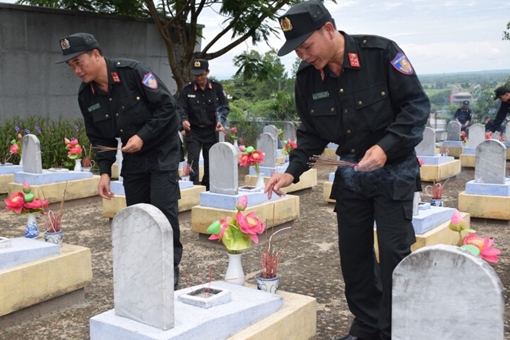 Trung đoàn CSCĐ Trung Bộ tổ chức các hoạt động về nguồn, đền ơn đáp nghĩa tại tỉnh Quảng Trị